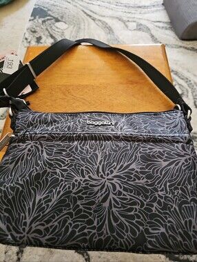 Baggallini Black Floral Print Crossbody Messenger Securtex Memento